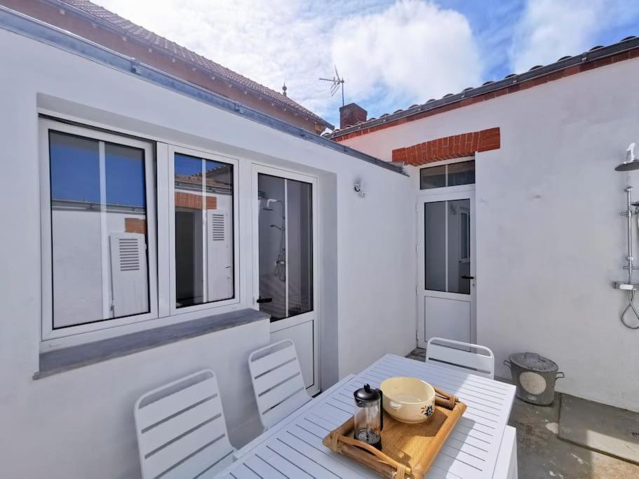 Au Coin Fleuri Villa ลา แบร์เนอรี ออง เรตซ์ ภายนอก รูปภาพ