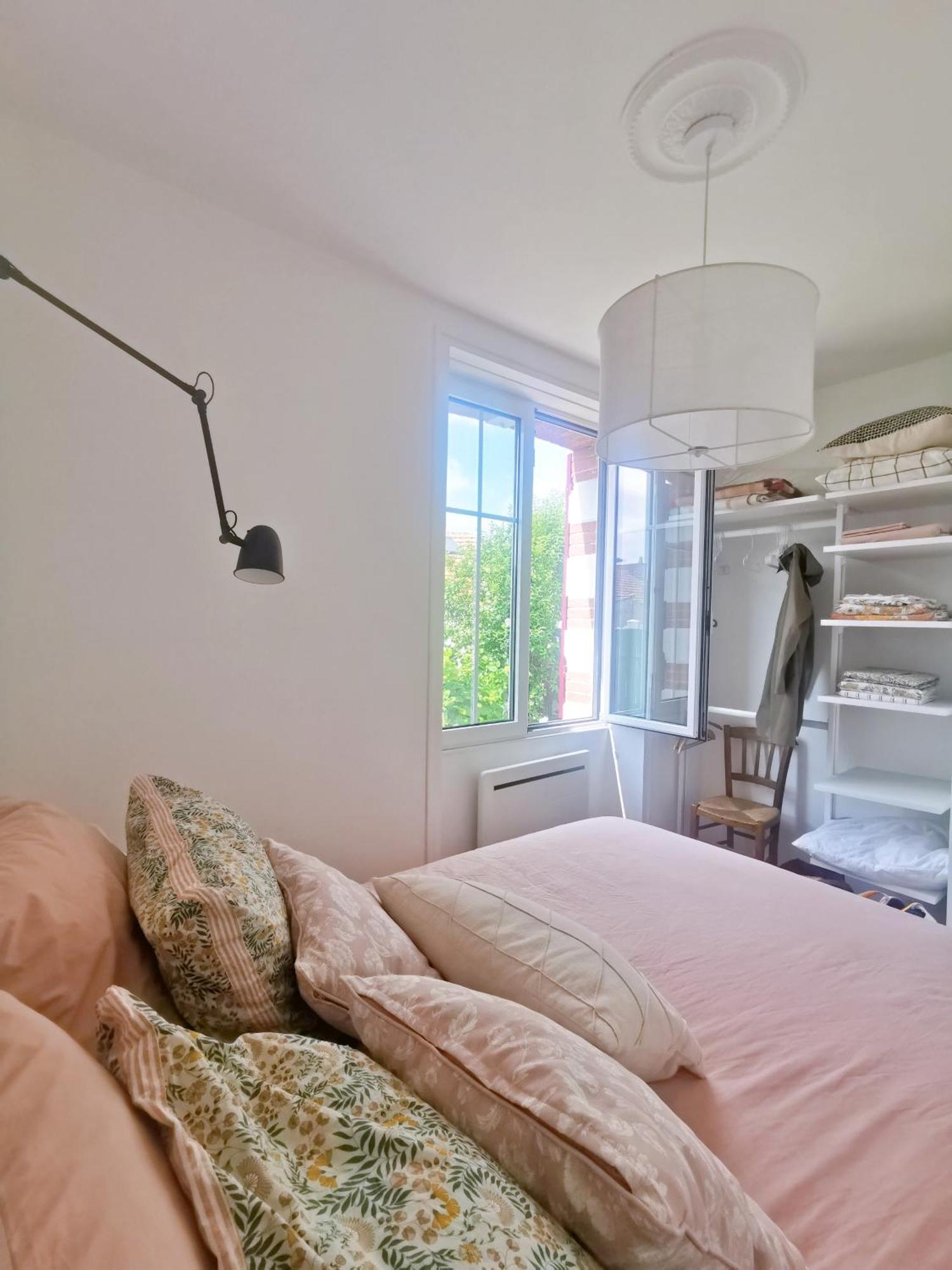Au Coin Fleuri Villa ลา แบร์เนอรี ออง เรตซ์ ภายนอก รูปภาพ